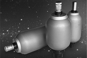 1587968455998337.jpg 皮囊式蓄能器的原理、優(yōu)缺點(diǎn)及用途介紹